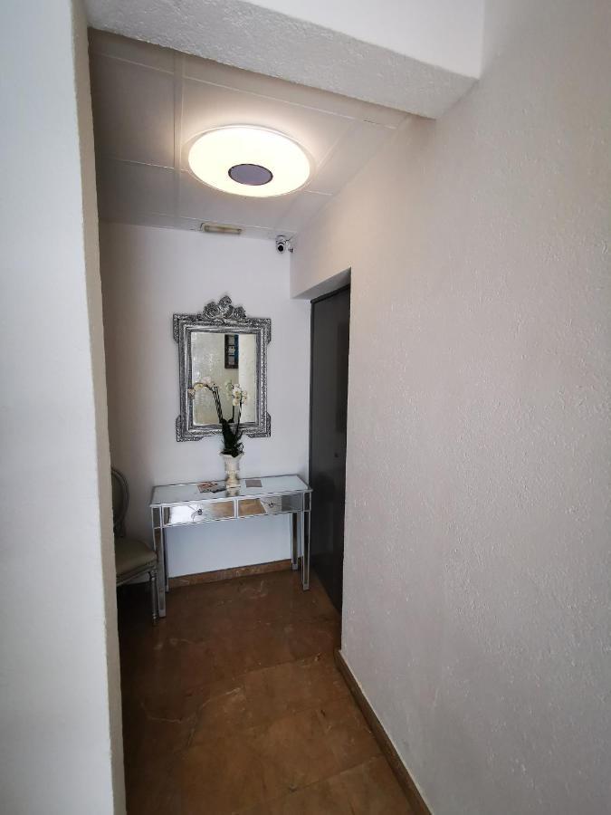 H Bella Mar Roses Hotel Bagian luar foto