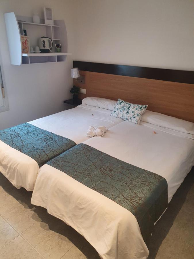 H Bella Mar Roses Hotel Bagian luar foto
